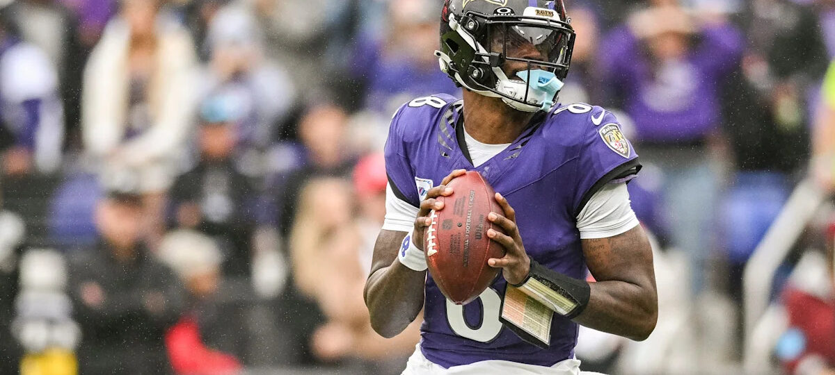Lamar Jackson remains limited at practice