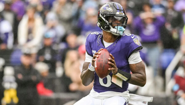 Lamar Jackson remains limited at practice