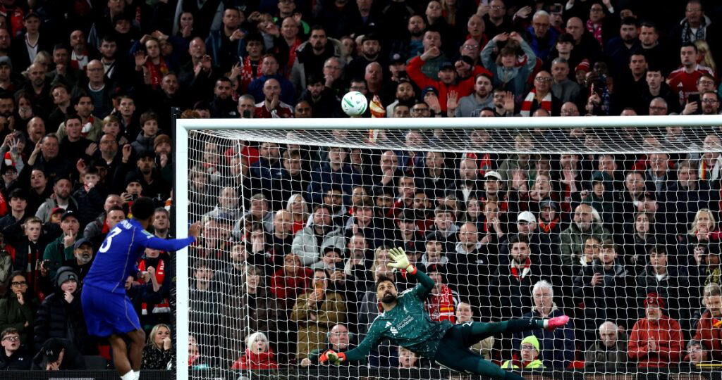 Liverpool beat Chelsea in League Cup shoot-out, Man City survive scare