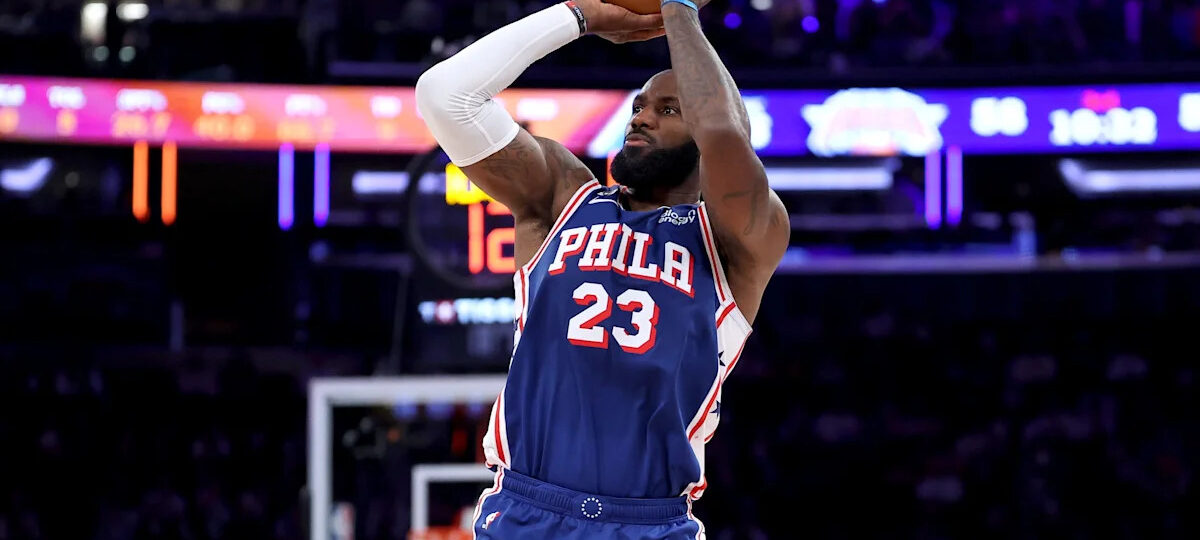 President Trump rips LeBron about national anthem, 'total disgrace'