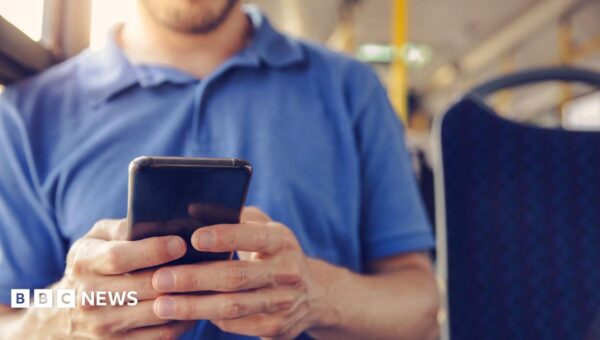 People playing loud music on buses could face £100 fine