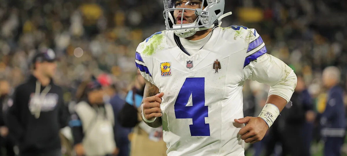 Cowboys vs. Eagles live updates, inactives, where to watch: Saquon Barkley returns as Eagles, without Jalen Hurts, try to snap 4-game skid in NFC East showdown