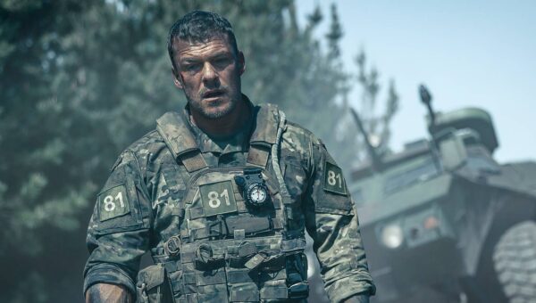 Netflix Officially Replaces ‘Reacher’s Alan Ritchson in New ‘Die Hard’-Style Action Movie