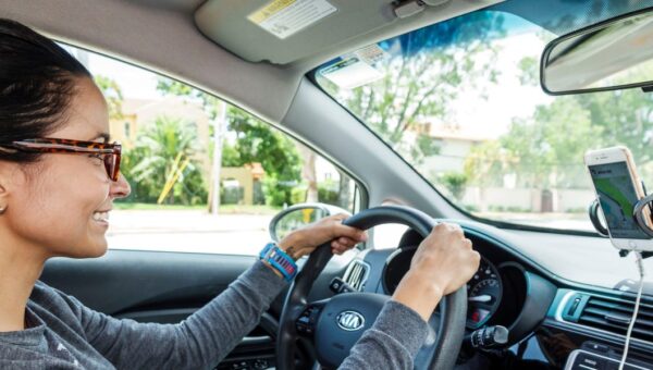 Are you a mom who drives for Uber or Lyft? Take our survey
