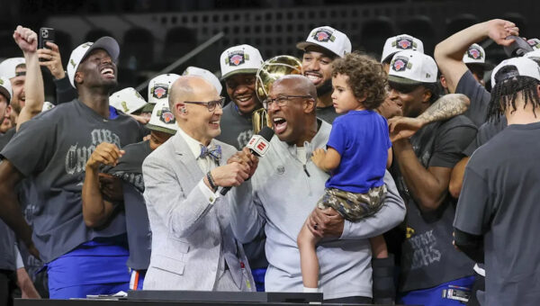 Knicks' Mike Brown gives blunt reaction to 76ers' loaded roster, championship contender status