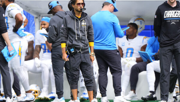 Chargers’ Justin Herbert Drops Blunt Response to Heavy Criticism Surrounding OC Mike McDaniel