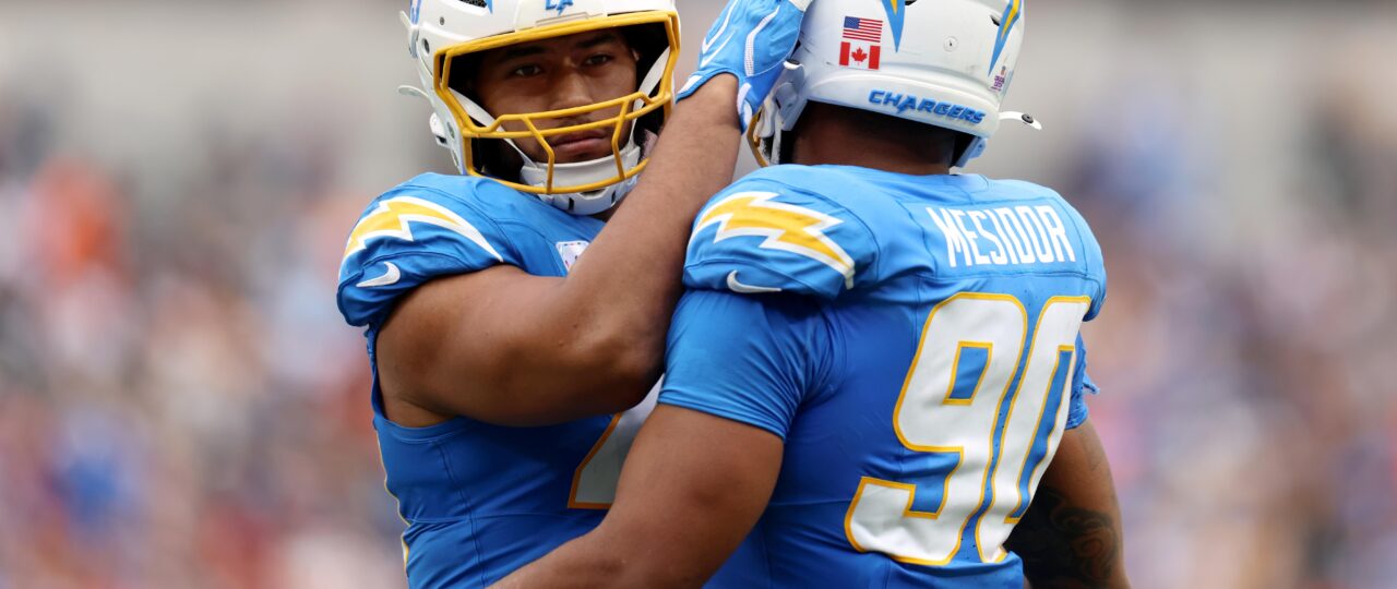 Chargers PFF Grades at the bye: Akheem Mesidor, defense leads the way