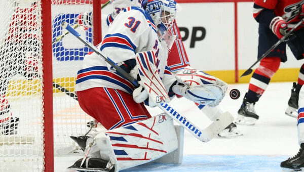 Rangers goalie Igor Shesterkin helped off ice after awkward fall against Capitals