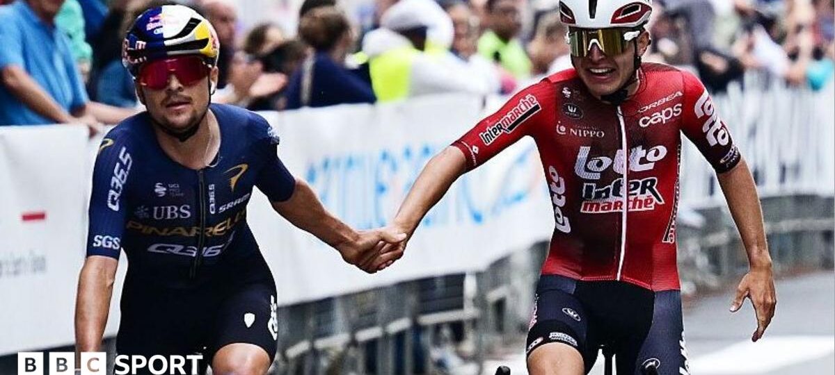 Pidcock angry after team-mates hit by police vehicle