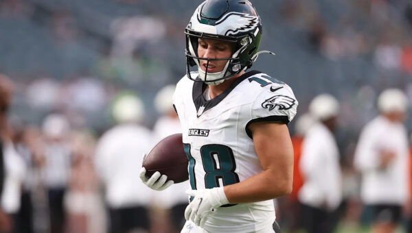 Britain Covey leaves Monday vs. Cowboys with knee injury