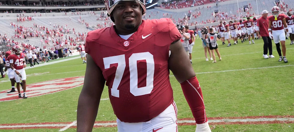 Alabama football OL William Sanders exits Texas A&M game with injury: What we know