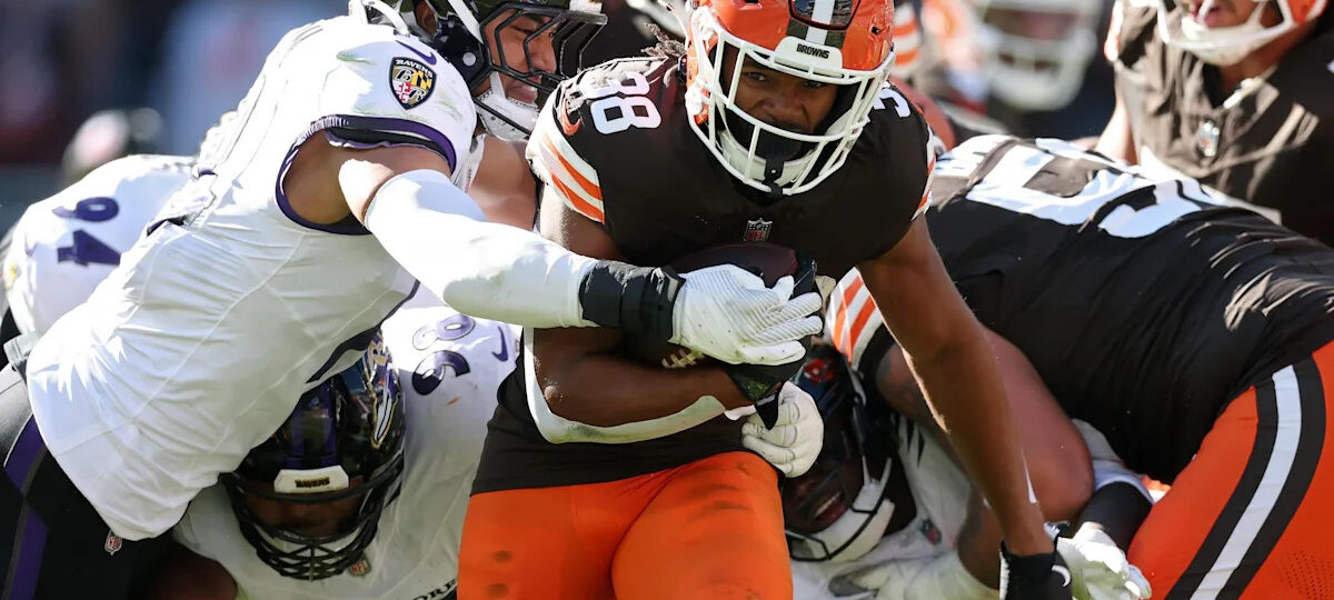 Browns offense still needs a spark, but these two players stepped up against Ravens