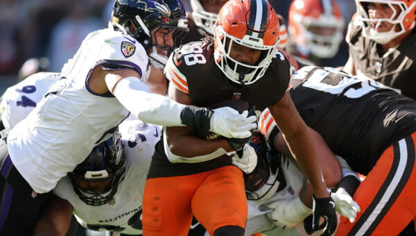 Browns offense still needs a spark, but these two players stepped up against Ravens