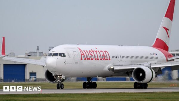 Threat forces Israel to Austria flight into emergency landing