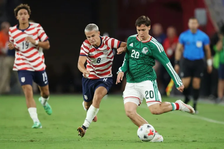 Teens on target again as USA down Mexico 3-0