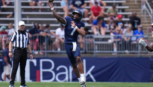 UConn topples Temple, 34-20