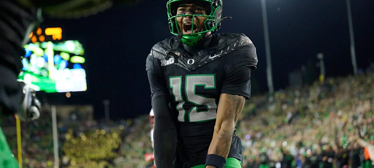Oregon opens as double-digit road favorite vs. Illinois