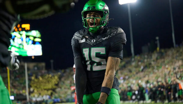 Oregon opens as double-digit road favorite vs. Illinois