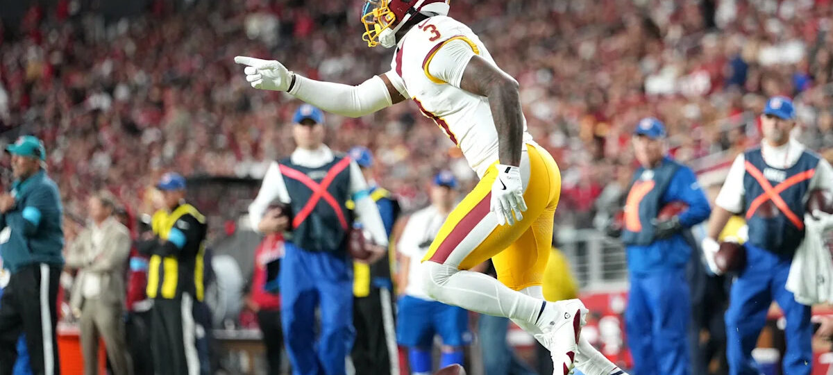 Stefon Diggs posts six catches in his return to the lineup