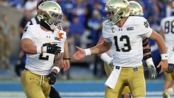 Watch Notre Dame retake the lead before halftime at Navy