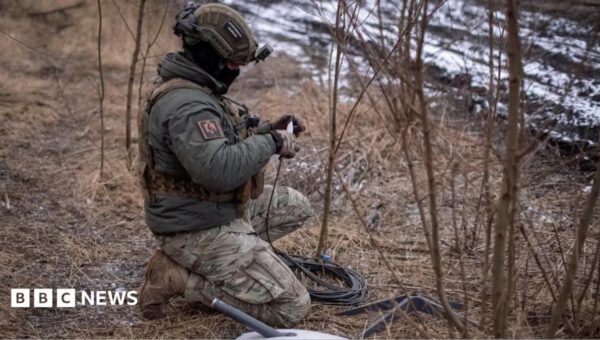 Why is Starlink internet so important on the battlefield in Ukraine?