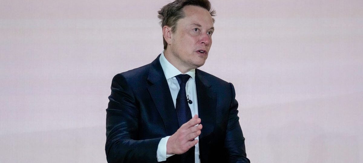 SpaceX offers employees 20% extra pay to help bring its Memphis supercomputers online