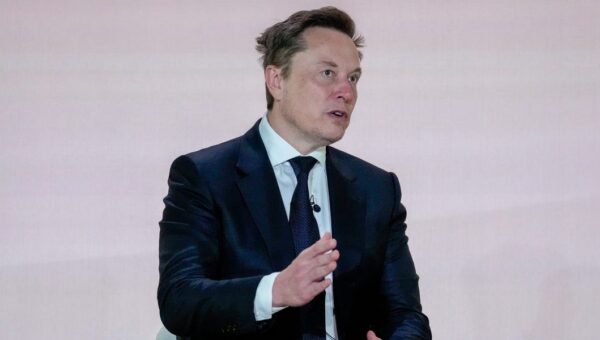 SpaceX offers employees 20% extra pay to help bring its Memphis supercomputers online
