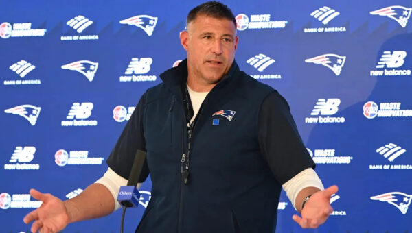 Mike Vrabel Calls Out Patriots’ Penalties After 45–17 Win Over Raiders