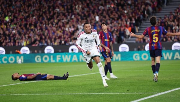 Real Madrid beat Barcelona 2-1 in La Liga Clasico