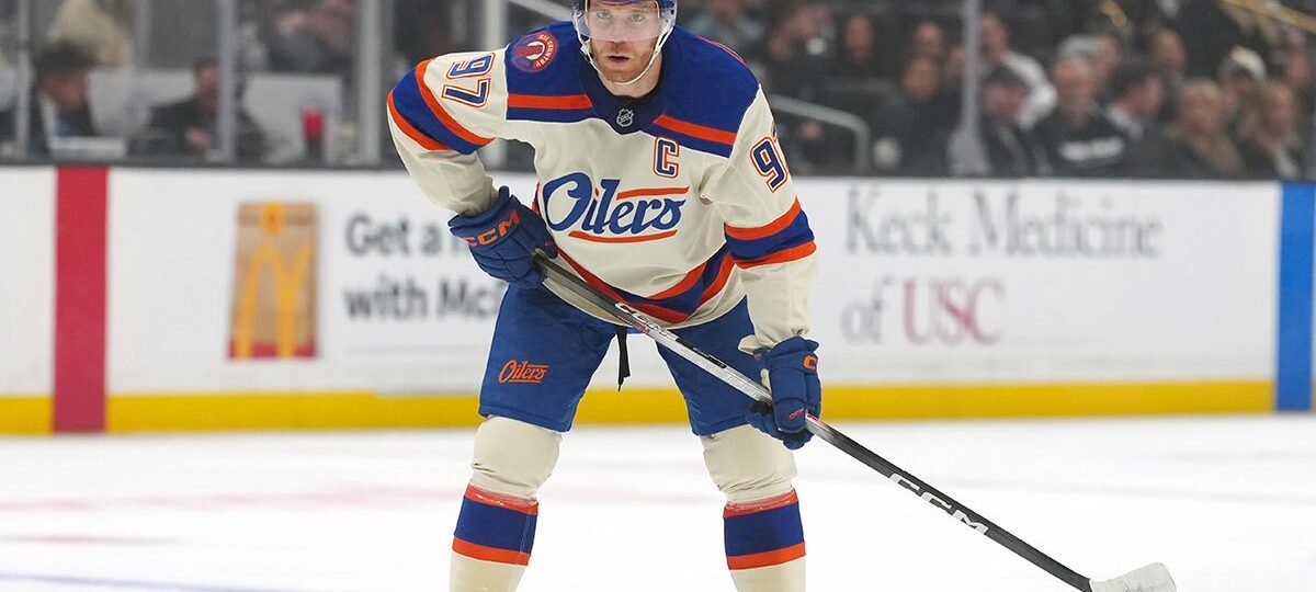 Can Oilers’ Connor McDavid beat Wayne Gretzky’s unreal 50-point record?