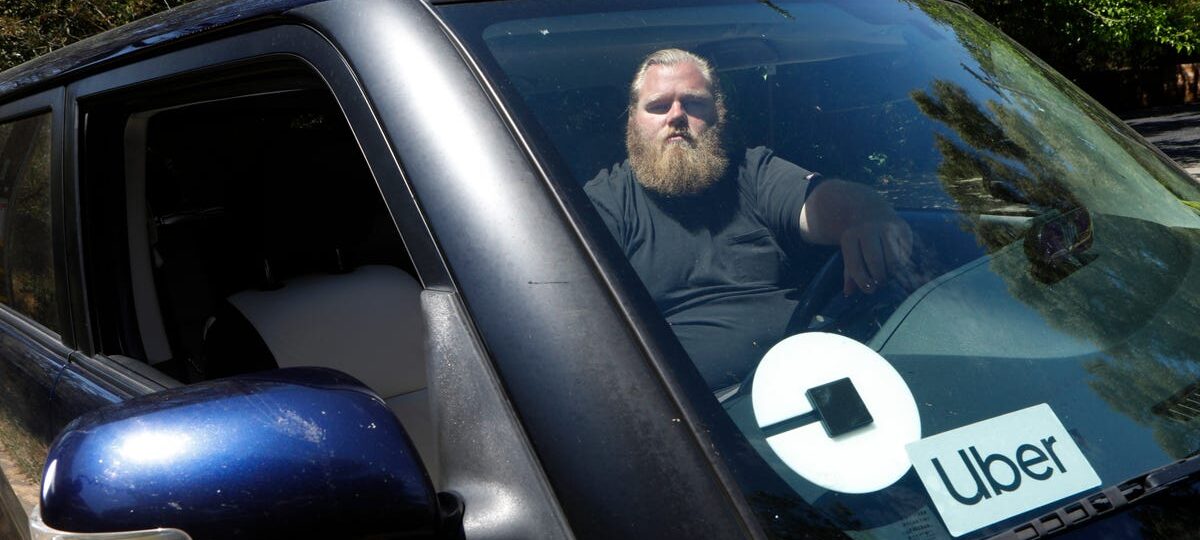 Uber offers hundreds in bonuses for some drivers as the busy holiday season approaches