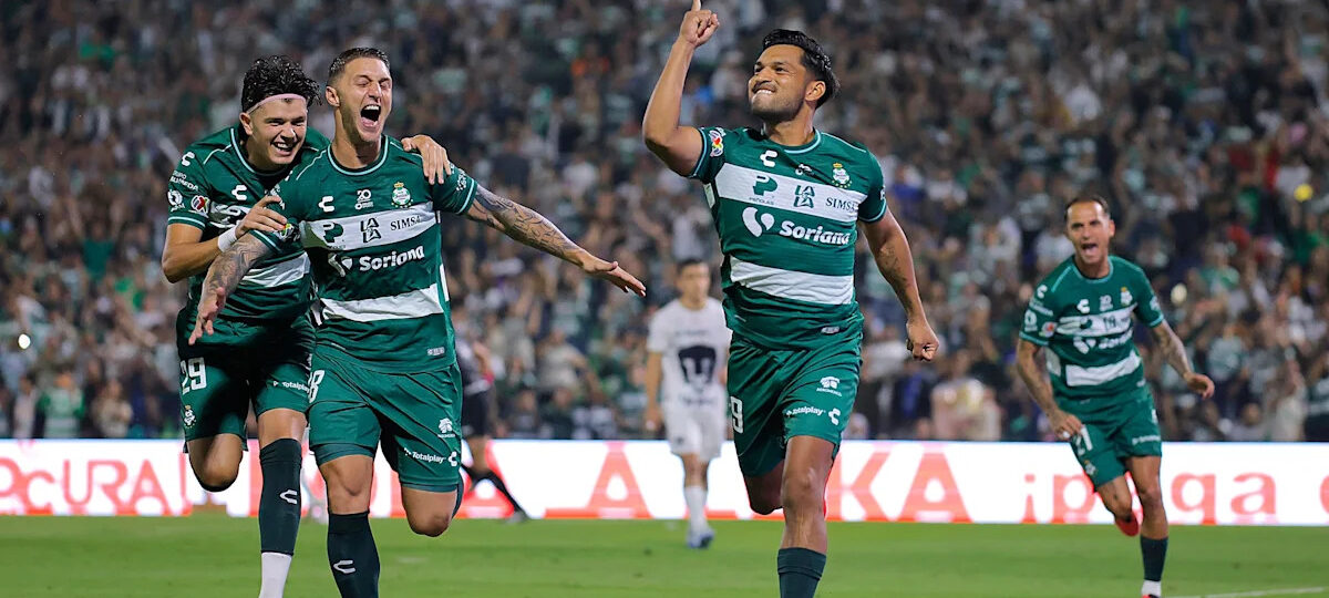 Santos grab sixth straight victory after defeating Pumas in controversial fashion
