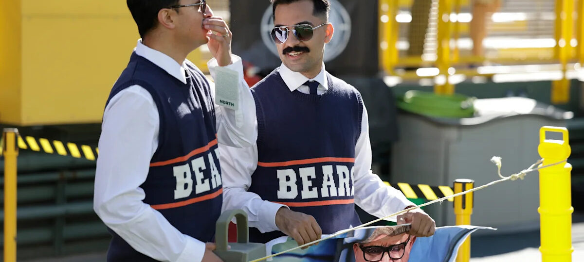 Bears-Packers game features tributes to Mike Ditka on the field and in the stands