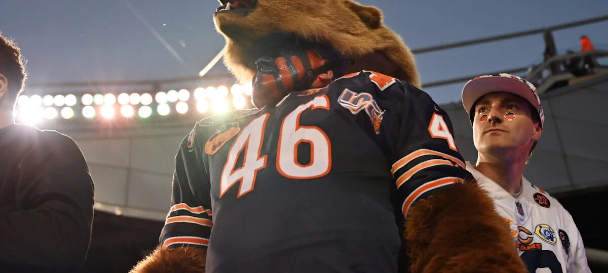 Classless Chicago Bears fans scolded for ‘Green Bay sucks chant’ as Falcons player lies motionless