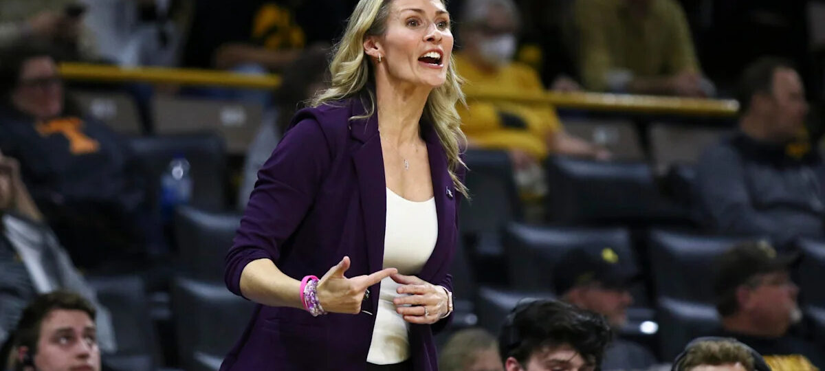 Maureen Magarity returns to college sideline with Vermont