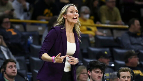 Maureen Magarity returns to college sideline with Vermont