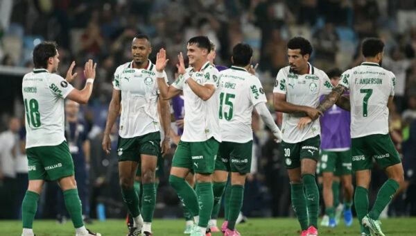 Palmeiras beat Fluminense 2-1 in Libertadores semi-final first leg