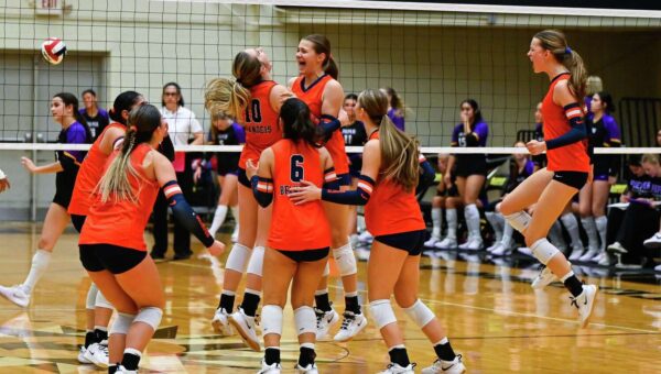 Brandeis, Smithson Valley prevail in volleyball playoff doubleheader