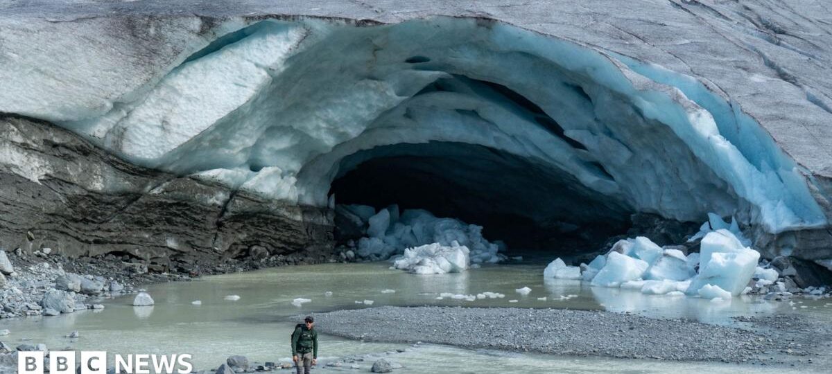 Swiss glaciers suffer 'disastrous' year of ice loss, threatening water supplies