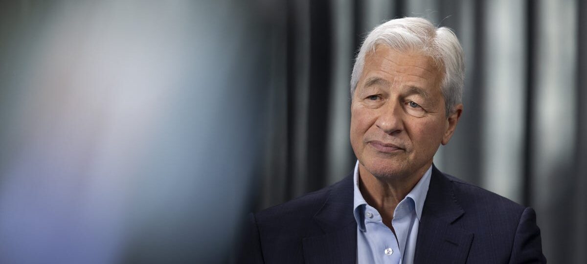 Jamie Dimon says JPMorgan Chase is putting up gates to protect against 'rogue agents'