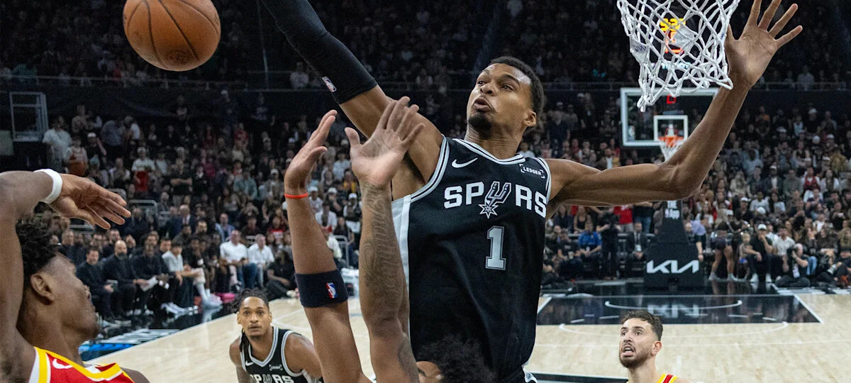 Amen Thompson blocks Wembanyama in final second as the Rockets beat the Spurs 114-110 in Austin