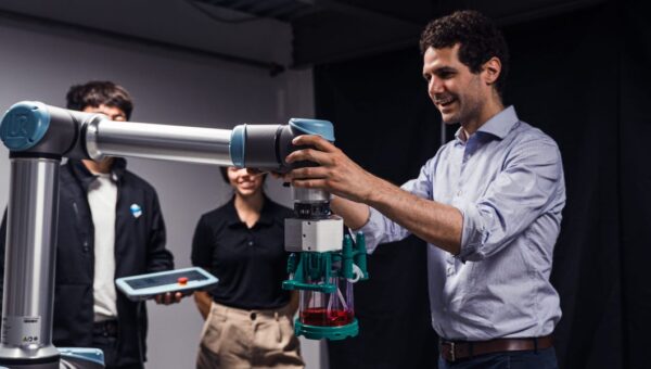 This robotics startup raised $75 million to automate drug manufacturing. See the pitch deck.