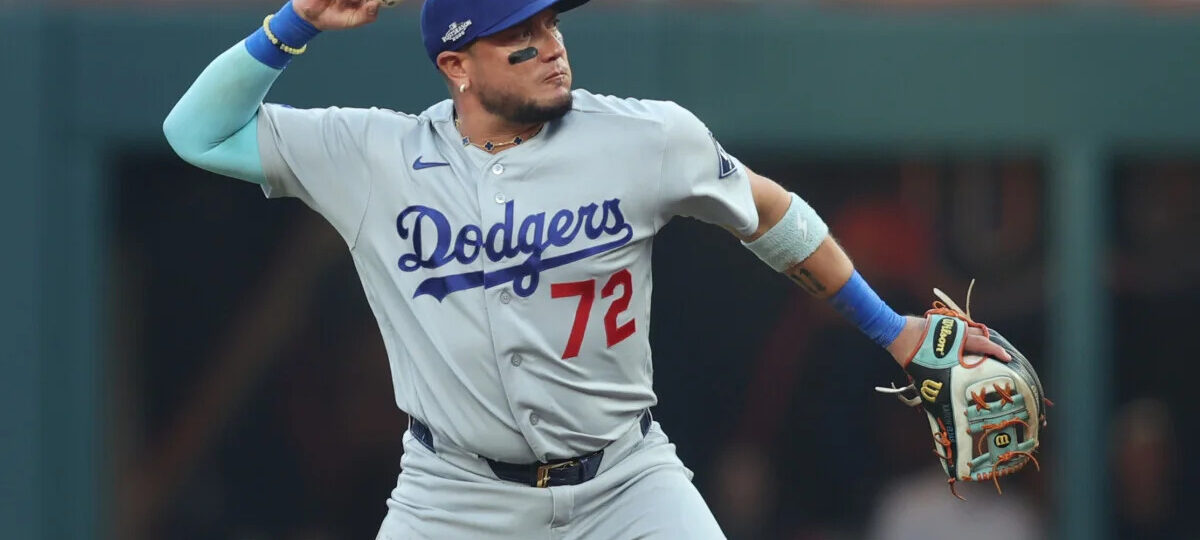 Miguel Rojas Suddenly Leaves NLDS Game 3 With Injury
