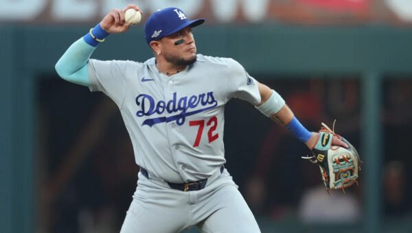 Miguel Rojas Suddenly Leaves NLDS Game 3 With Injury