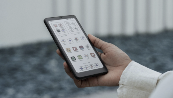 The Boox Palma 2 Pro finally got me to stop reading on my phone