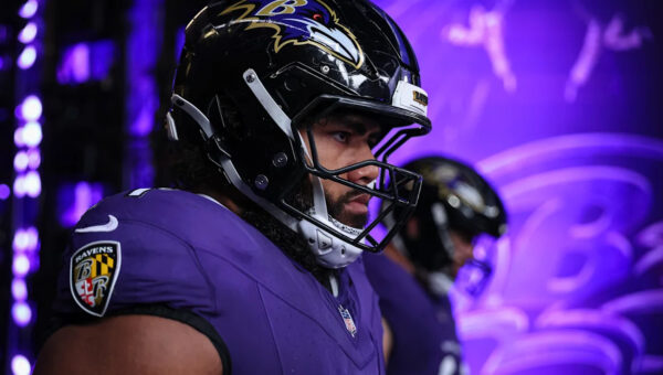 Ravens rookie Vega Ioane exits Bengals game with knee injury