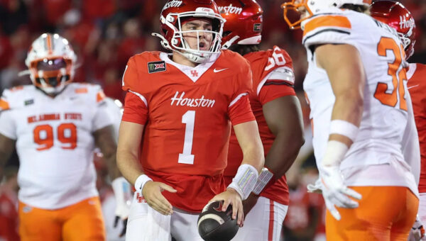 Weigman, Houston deliver 35-32 statement win over Oklahoma State