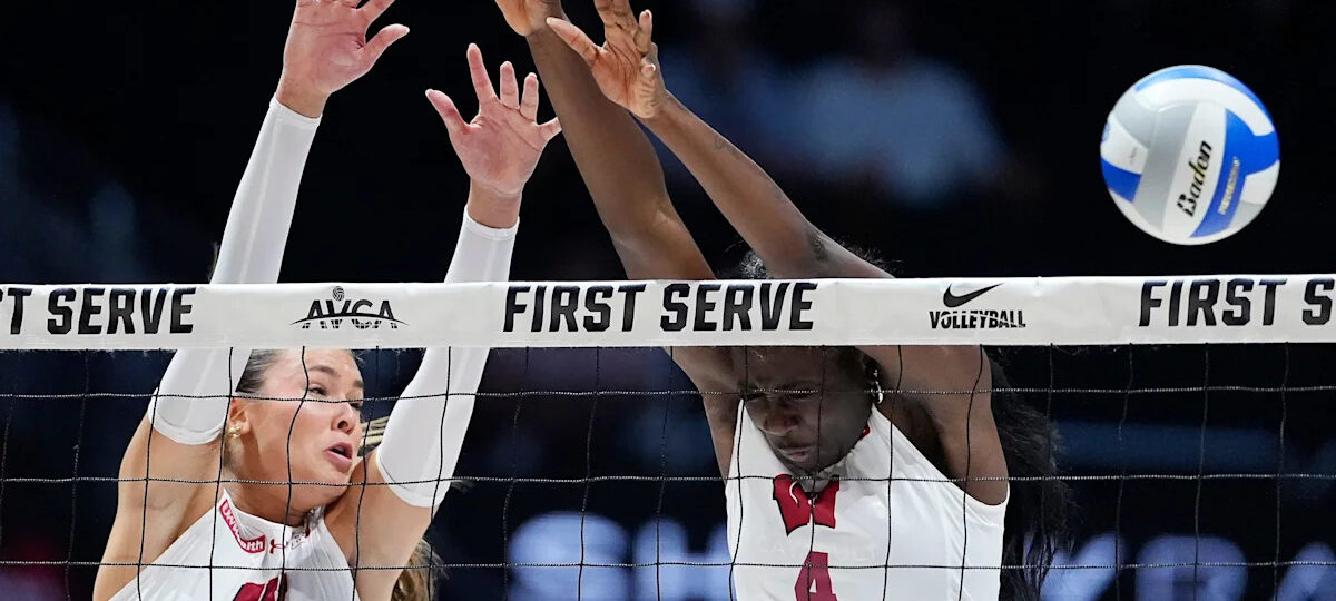Jaela Auguste shines, defense struggles in Wisconsin volleyball's win at Iowa