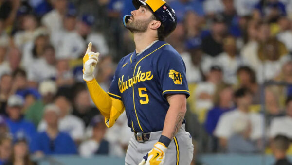 How Milwaukee Brewers player manages diabetes on MLB’s biggest stage