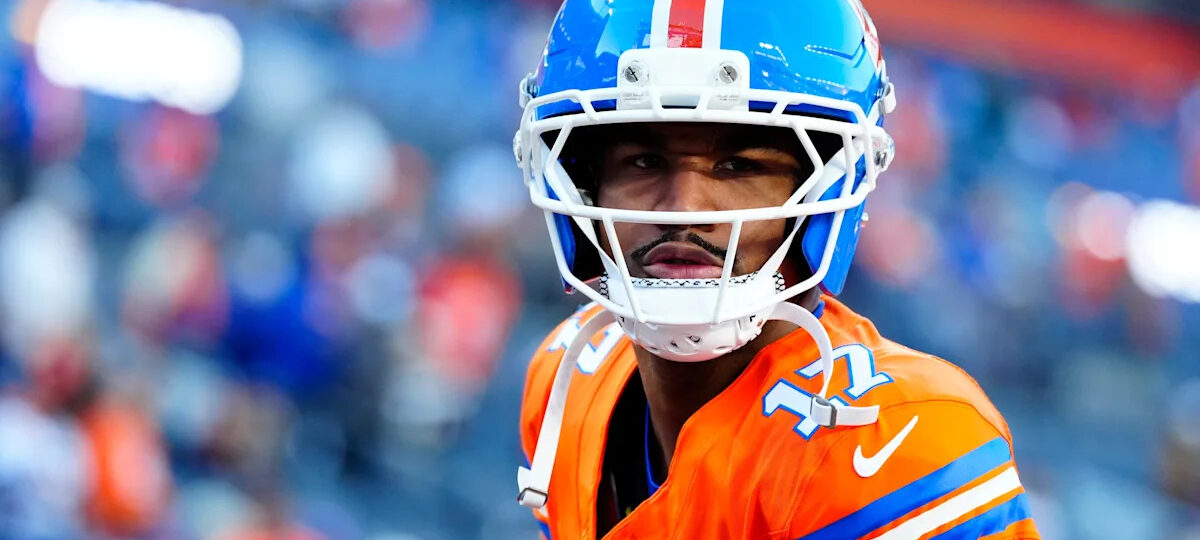 Jaylen Waddle limited at practice Wednesday